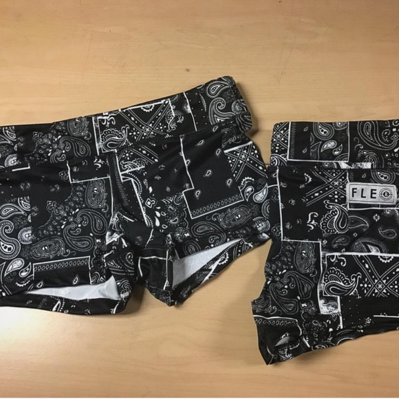 ISO (do not buy) DnDL x Fleos for trade - Picture 3 of 3